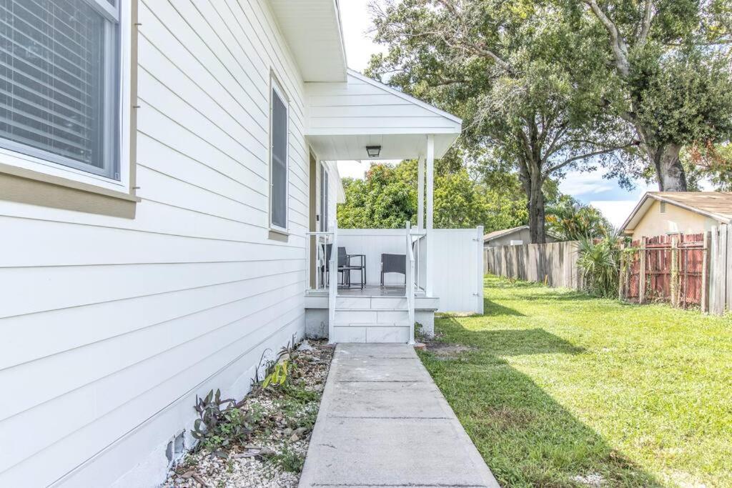 2Br Spacious House In Heart Of West Tampa Exterior photo