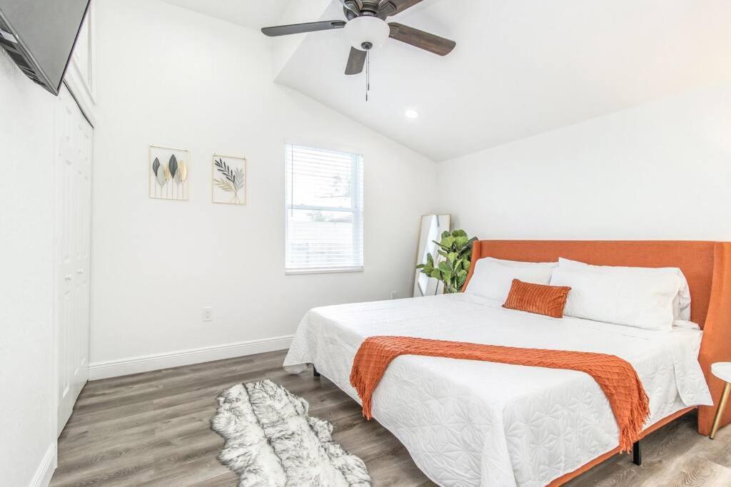 2Br Spacious House In Heart Of West Tampa Exterior photo